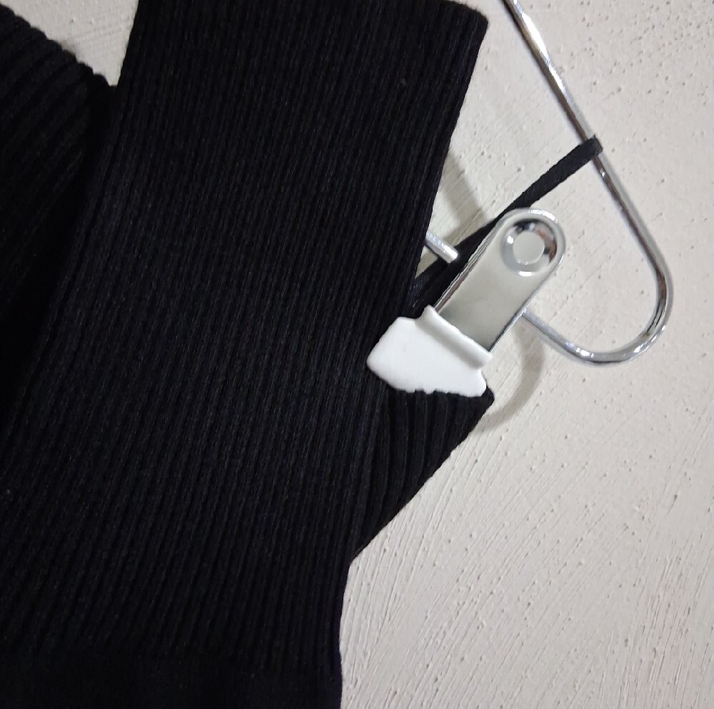 Black Off-Shoulder Ribbed Knit Ramper - Picture 6 of 6